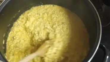 Milanese Saffron Risotto - Italian cooking class in Genova
