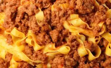 Tagliatelle Bolognese Sauce - Italian cooking class in Genova